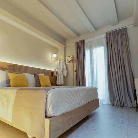 Metis Urbane Living Spaces Атина Екстериор снимка