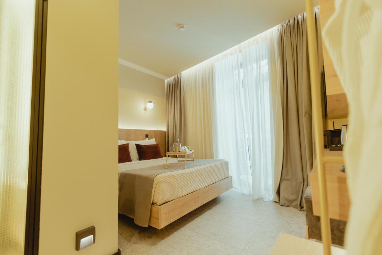 Metis Urbane Living Spaces Атина Екстериор снимка