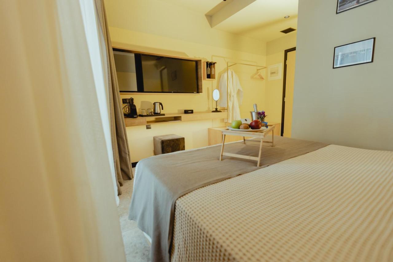 Metis Urbane Living Spaces Атина Екстериор снимка